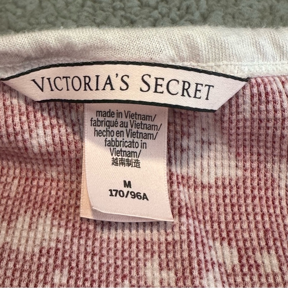 Victoria's Secret Women's Pajamas Medium Red Cream Winter Scene Print Holiday - Picture 2 of 10